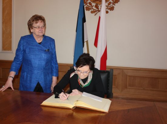 Vasakult: Poola Vabariigi Sejmi esimees Ewa Kopacz, tõlk, Riigikogu esimees Ene Ergma